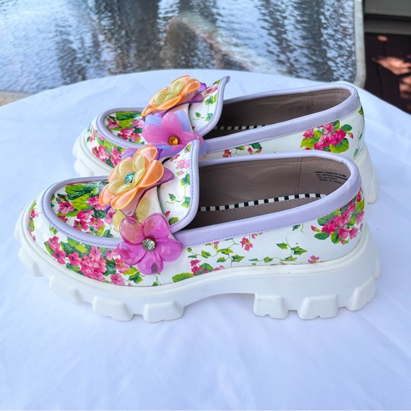 BETSEY JOHNSON | VINIE FLORAL EMBELLISHED FLORAL APPLIQUÉ PLATFORMS LOAFERS 9.5 - Picture 5 of 8